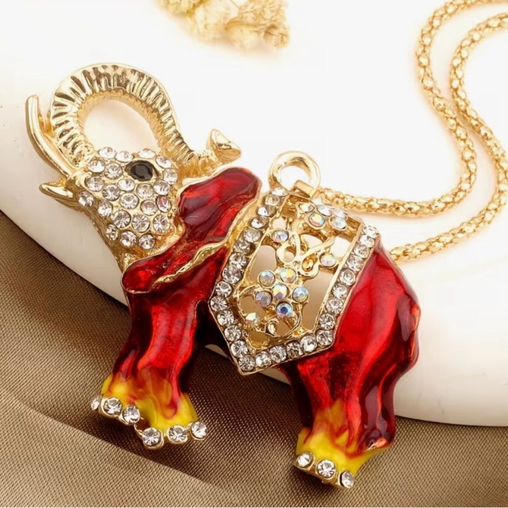 ❤️ NEW Betsey Johnson Red and Gold Sparkling Crystal Elephant Necklace ❤️
